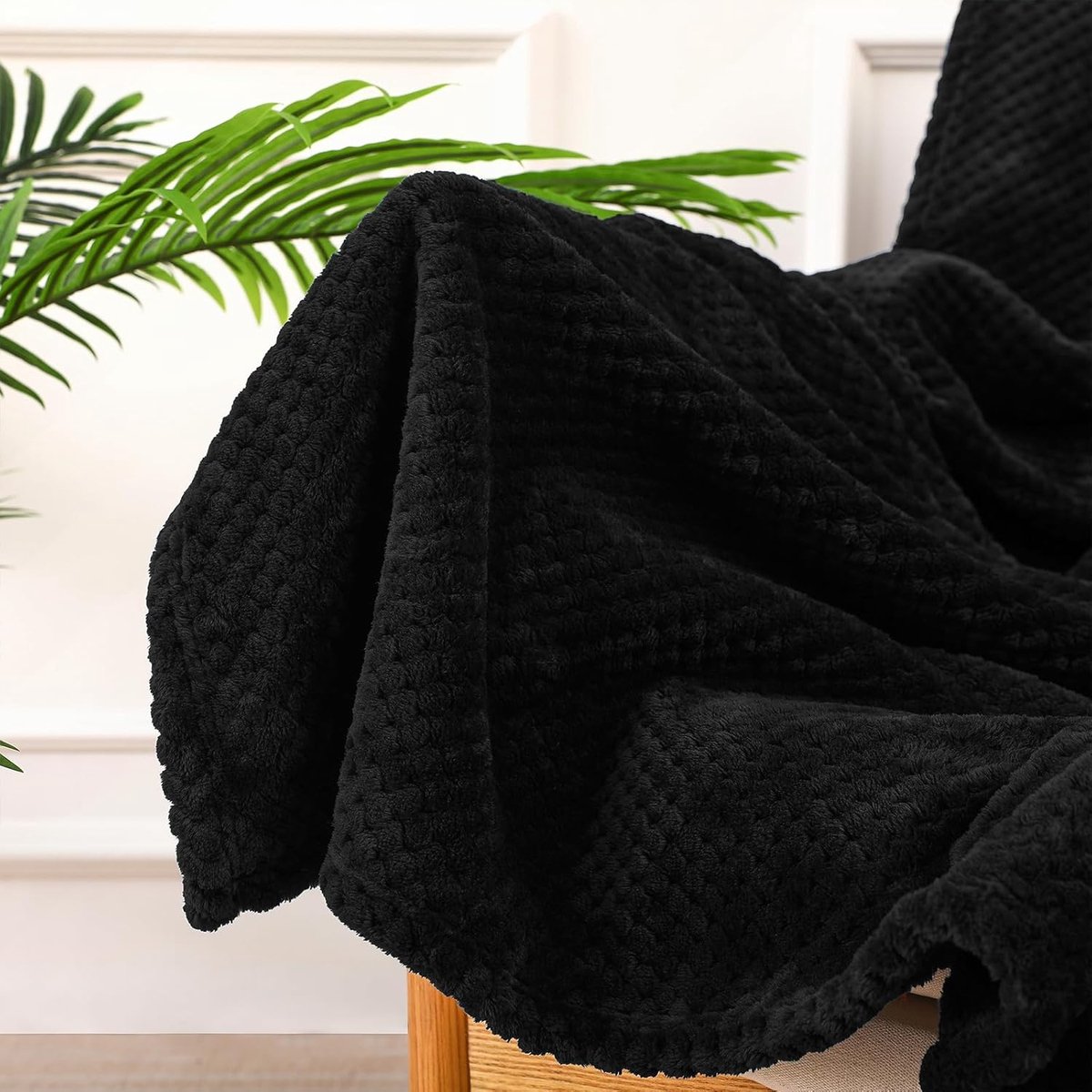 SnelShoppen - Cuddly Fleece Dekentje 150x200cm Zwart - Super Zacht en Warm Sofa Dekbed met Wafelpatroon - Ideaal voor Bank, Bed, Camping en Binnengebr