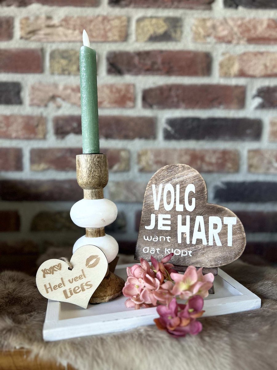 Creaties van hier – met houten hartje - Cadeau pakket volg je hart - dienblaadje wit - bloem - ezel - kandelaar - teksthart volg je hart