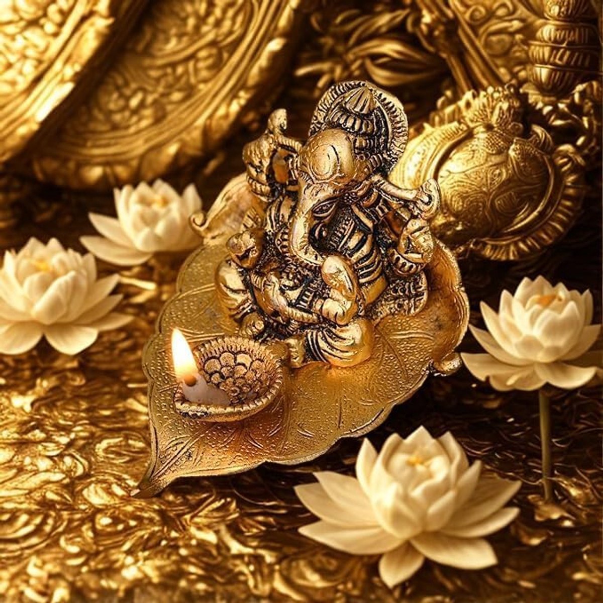 Return Gift Ganesh Idool op blad, Heer Ganesha met Diya