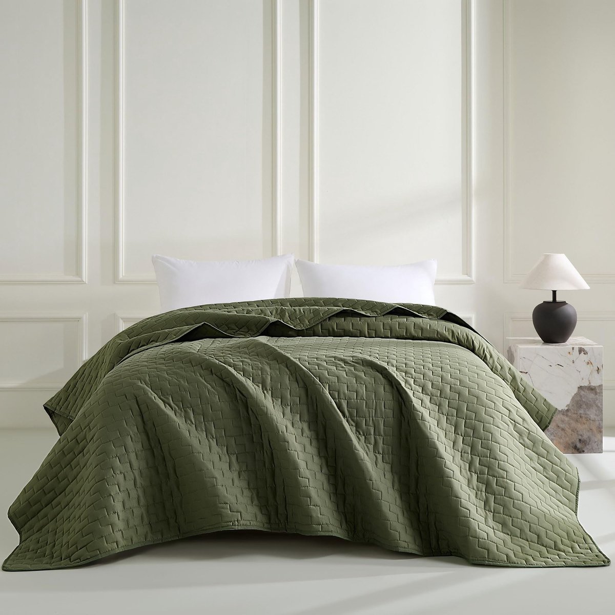 Omgoods - Olijfgroene Bedsprei 200 x 220 cm - Modern Bed- en Bankovertrek