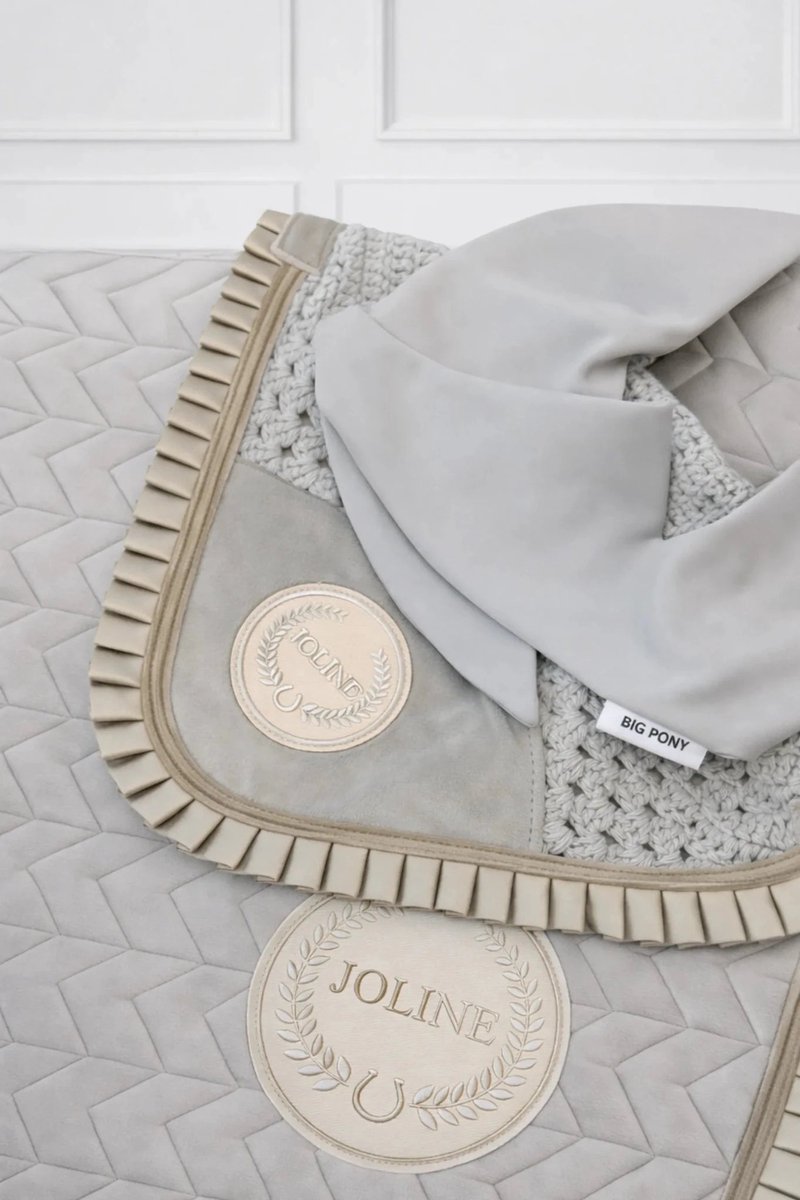 Joline Oornetje ss26 Cob Iris Grey
