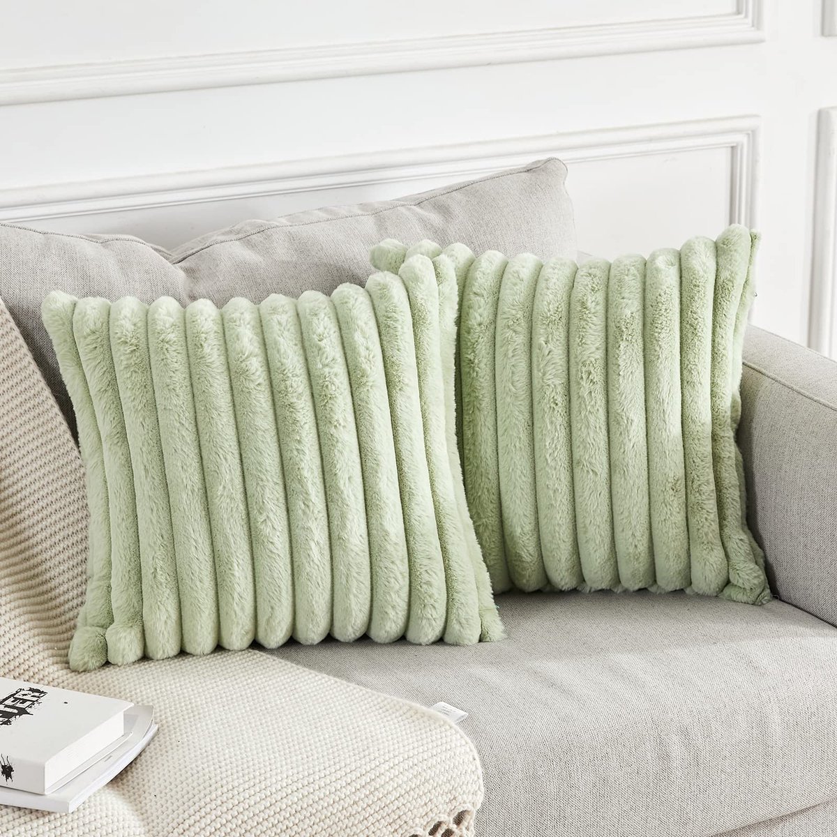 Omgoods - Set van 2 Decoratieve Kussenslopen van Neppels met Strikpatroon Groen 60x60 cm