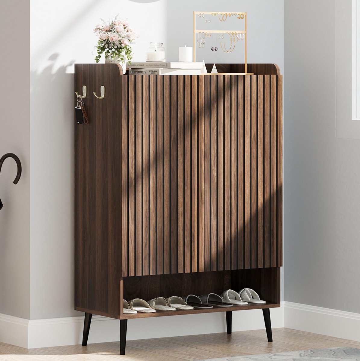 Schoenenkast Groot met 6 Lagen - 75x37x110cm - Schoenenrek - Schoenenmeubel Hout - 2 Deuren - Verstelbare Planken - Haken - Vrijstaand - Voor 18-24 Paar Schoenen - Hal En Entree - Walnootkleur