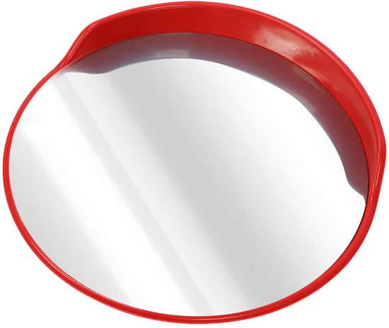 Rode bolle spiegel met een reflecterend oppervlak, geïsoleerd op een witte achtergrond.