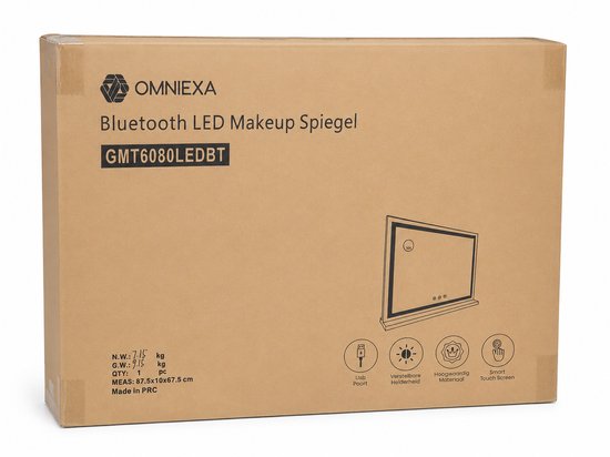 Verpakking van OMNIEXA Bluetooth LED Make-up Spiegel GMT6080LEDBT met afbeeldingen van functies: USB Poort, Verstelbare Helderheid, Hoogwaardig Materiaal, Smart Touch Screen.