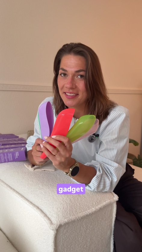 Herbruikbare Plastuit voor Vrouwen met Opbergzakje - libera - Roze - Plastuitje - Vrouwen Urinoir - Urinaal - Hard plastic - pee
