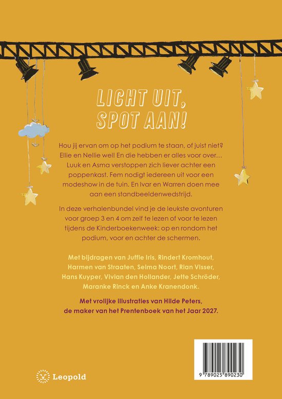 De achterkant van een boek met de titel 'LICHT UIT, SPOT AAN!' en een beschrijving van de verhalen.