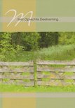Wenskaart met een open houten hek in een groene bosrijke omgeving en de tekst 'Met Oprechte Deelneming'.
