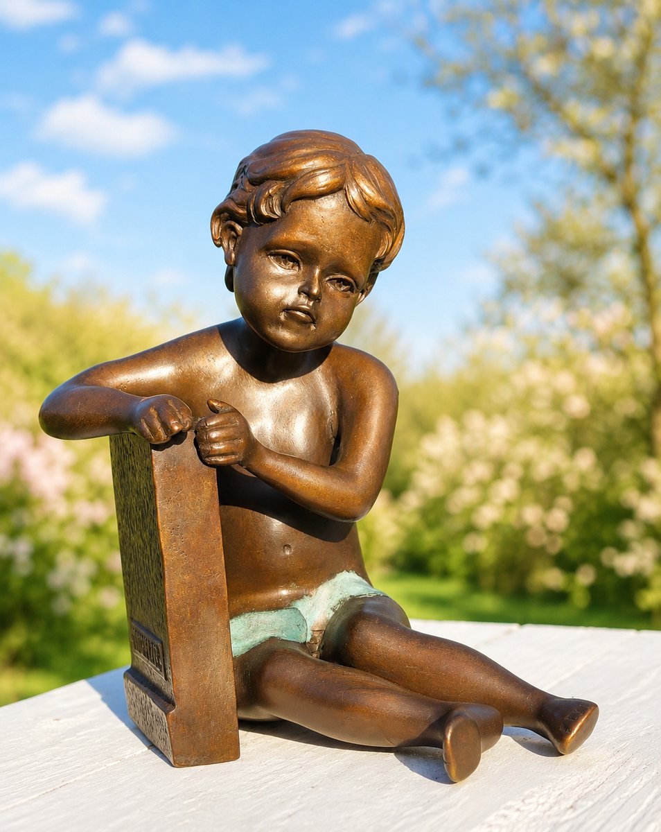 Bronzen Beelden:   Kleine engel zittend