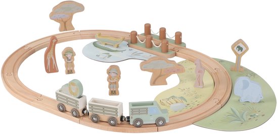 Houten safaritreinbaan met trein, dieren, bomen en landschap.