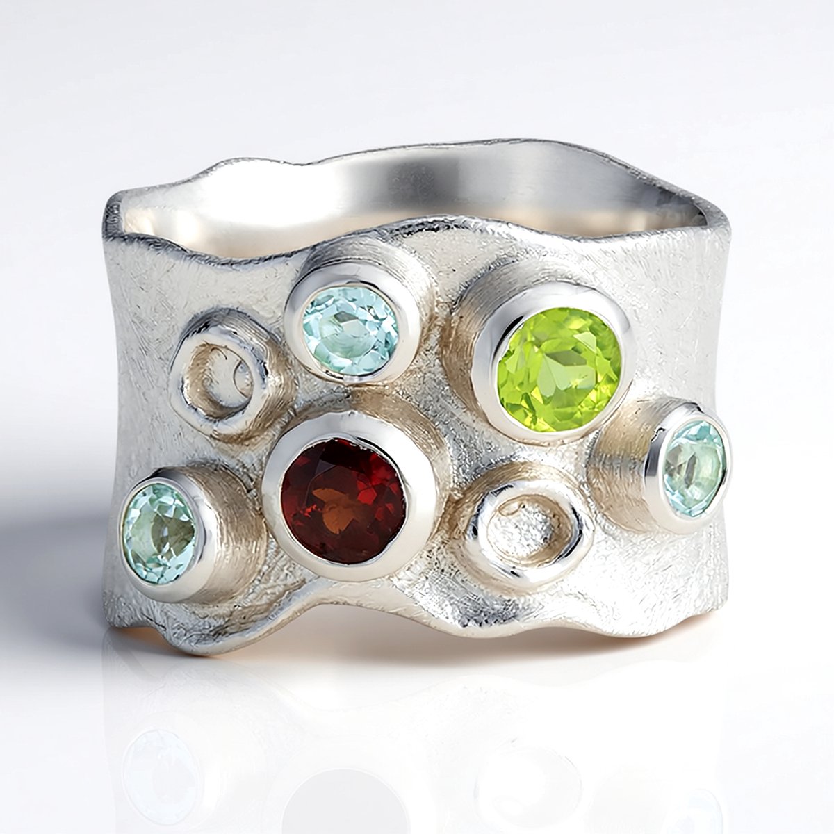 Cavill - Elegante Zilveren Ring 925 Sterling - Peridoot 0,31ct, Mozambique Granaat 0,28ct, Hemelsblauwe Topaas - Ronde Edelstenen