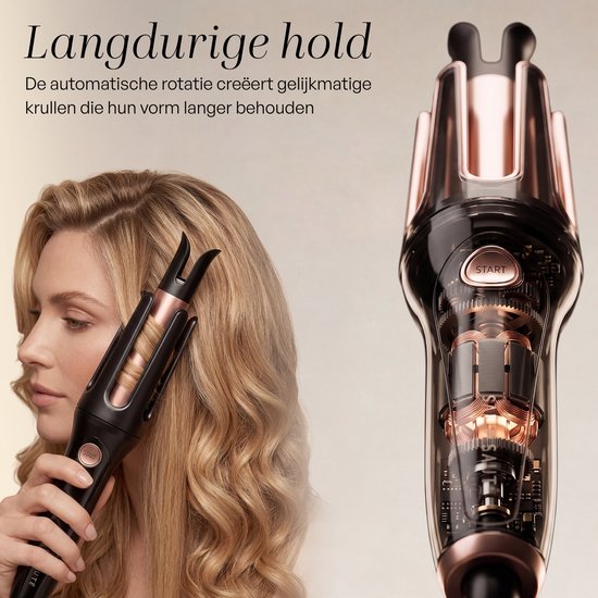 Vrouw met lang blond haar gebruikt een zwarte en roségouden automatische krultang.