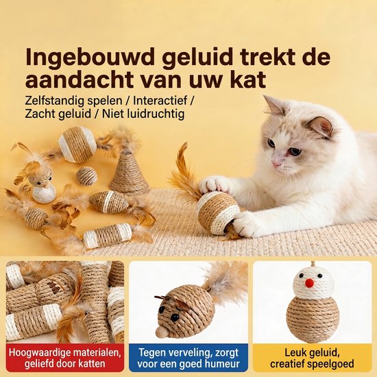 Een kat kijkt naar speelgoed van touw met veren. Tekst: Ingebouwd geluid trekt de aandacht van uw kat. Hoogwaardige materialen, geliefd door katten. Tegen verveling, zorgt voor een goede humeur. Leuk geluid, creatief speelgoed.