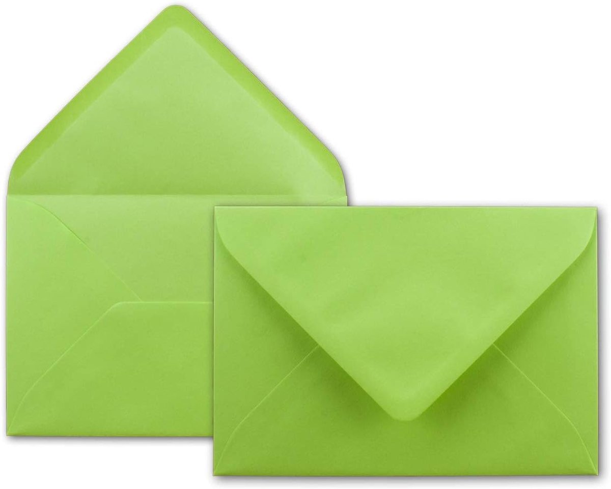 25x brief-enveloppen in mei-groen - 80 g/m² - enveloppen in DIN B6 formaat 12,5 x 17,6 cm - natte plakrand zonder venster