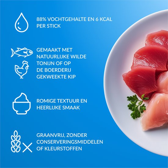 Stukken rauwe tonijn en kip op een witte schaal, naast iconen die 88% vochtgehalte, 6 kcal, natuurlijke ingrediënten, romige textuur en graanvrije formulering aanduiden.