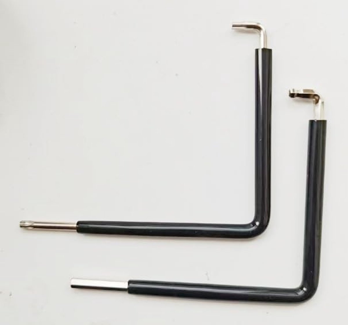SolidKeus - 2-Pieces Raamafstel Sleutelset met Beschermhoes