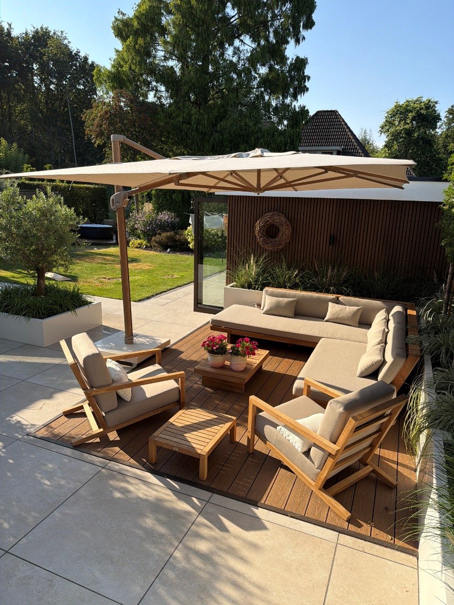 4 Seasons Outdoor Hacienda cantilever parasol 300 x 400 cm - wood-look frame