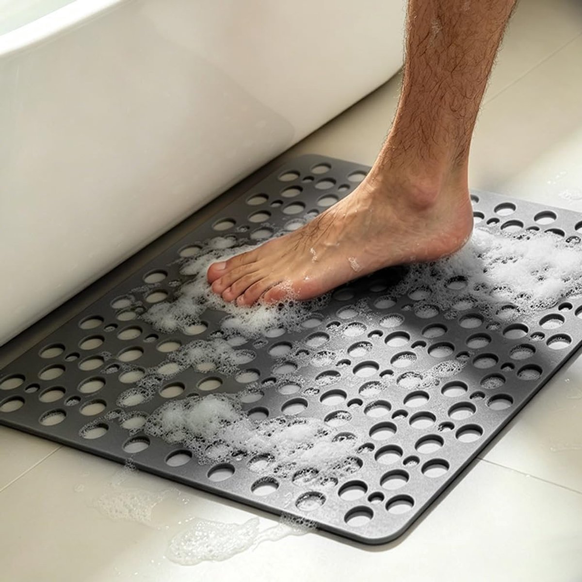 Douchemat antislip 70x70 cm, zachte TPE-antislipmat met zuignappen en grote afvoergaten, 100% BPA-vrij (Antraciet)