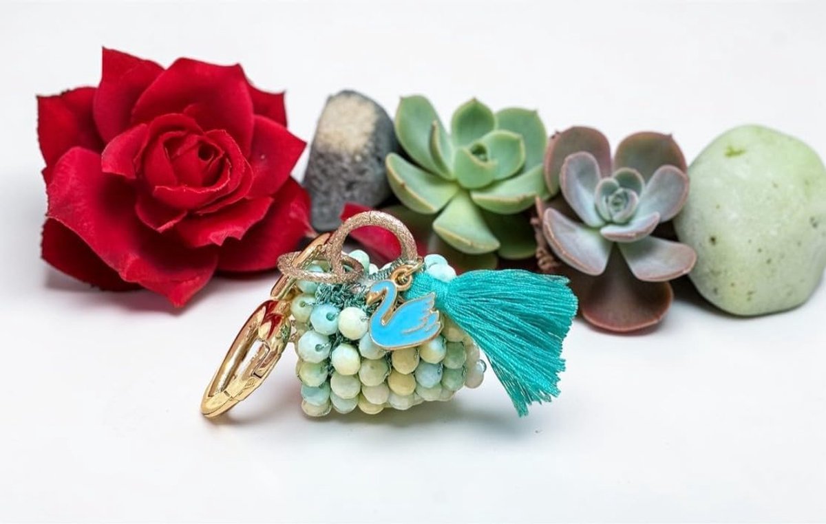 handgemaakte mini-handtas met groen lurex-garen en pastelkleurige kristallen in groen/lichtblauw, geurende tashanger - cadeau-idee voor dames - uniek stuk