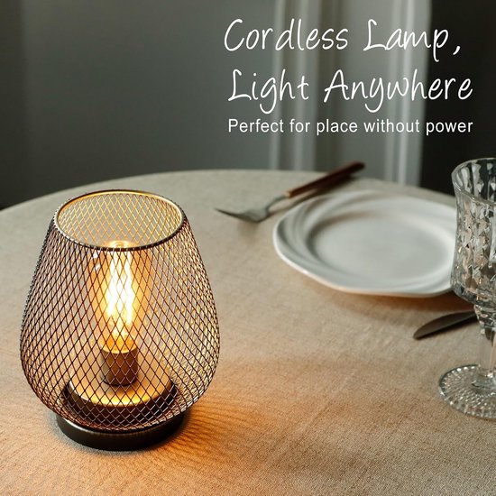 Zwart smeedijzeren draadloos nachtlampje met gaas - LED-sfeerverlichting op batterijen - decoratieve tafellamp voor slaapkamer, naast het bed, balkon of in de tuin, warm wit licht — afbeelding 2