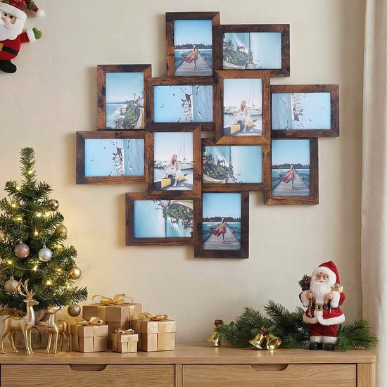 Collage de 10 cadres photo marron muraux, décoré avec des ornements de Noël.