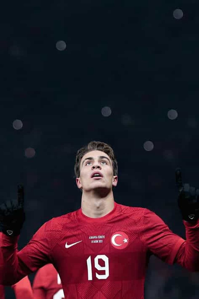 Kenan Yıldız Poster - Voetbal - Juventus - Sport - Atleet - Turkije - Turks nationaal team - posters - formaat 70x100cm - Wanddecoratie - L3126