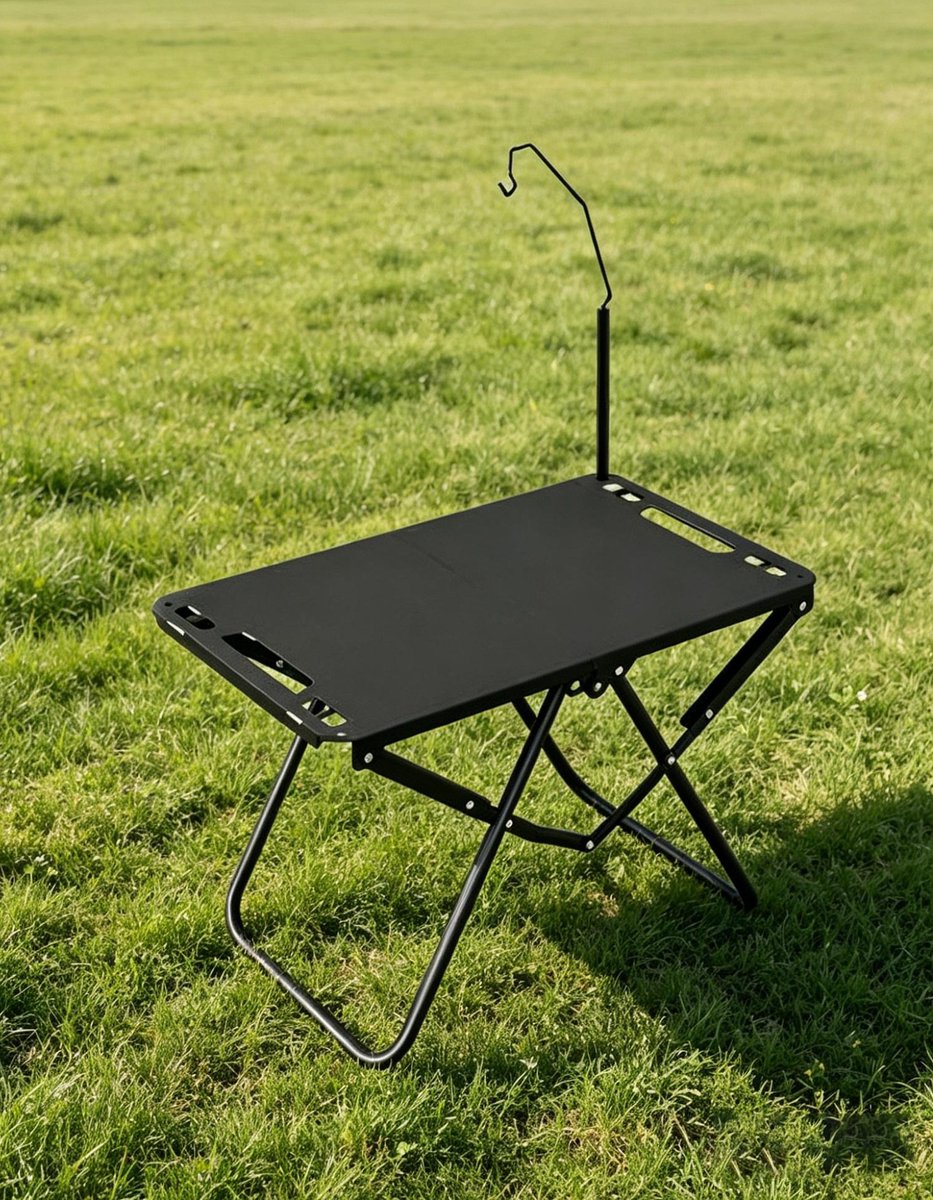 Deze draagbare barbecuetafel een opvouwbare campingtafel met lantaarnhouder is ideaal voor barbecueën in de buitenlucht kamperen koken reizen en picknicken