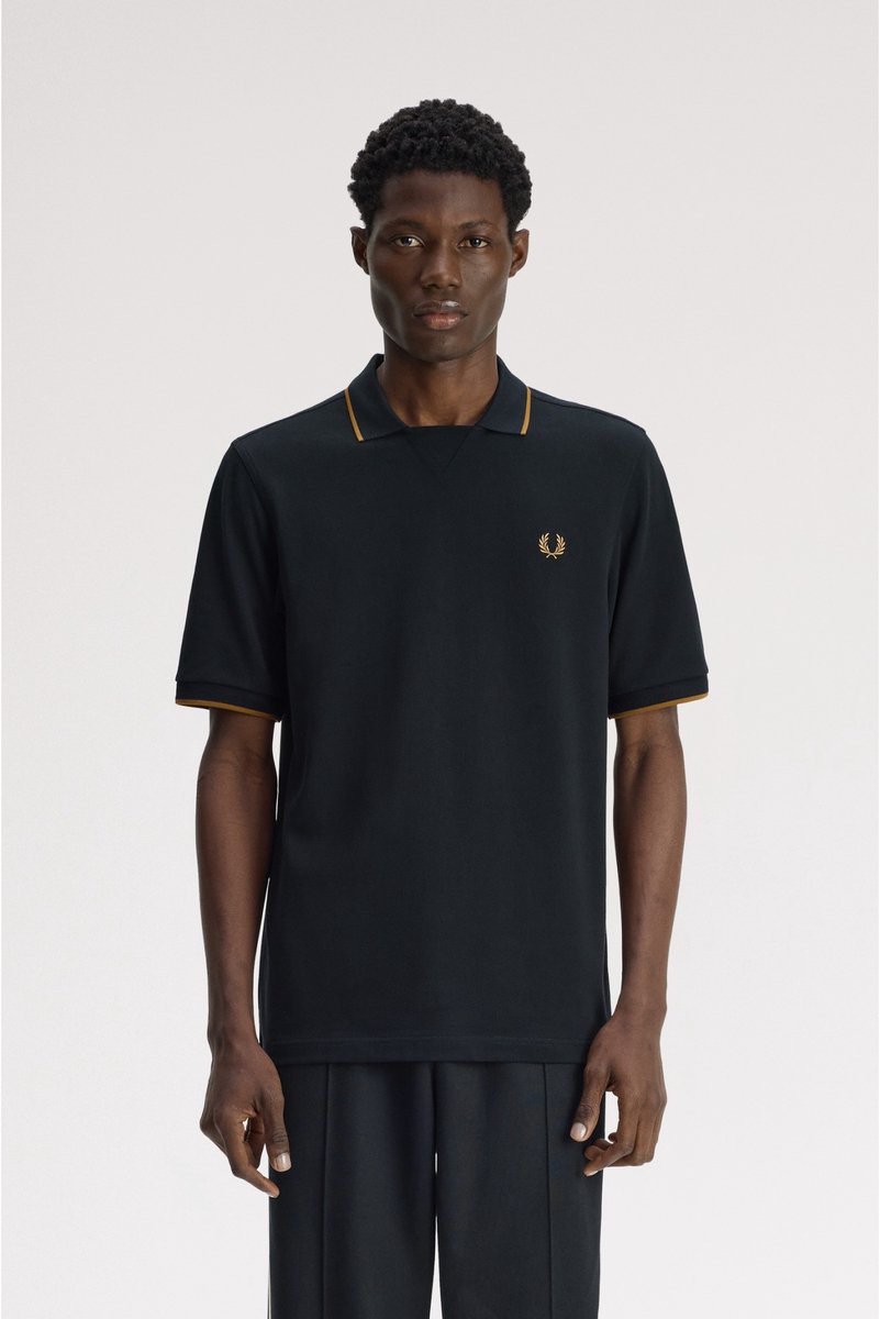 Fred Perry Zwarte poloshirt met open kraag
