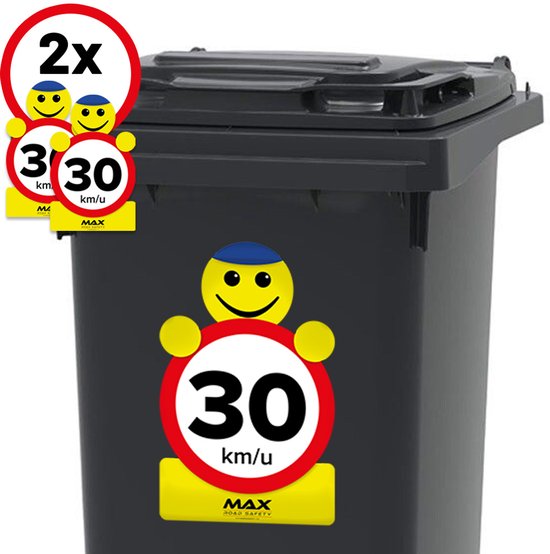 Poubelle grise avec deux autocollants. L'autocollant avant montre un bonhomme de circulation jaune avec une casquette bleue et un panneau 30 km/h. L'autocollant supérieur montre deux panneaux 30 km/h avec un bonhomme de circulation jaune et le texte '2x'.