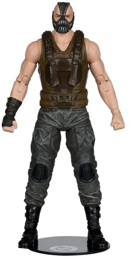 Actiefiguur van Bane, compleet met masker, bruin vest, grijze broek en zwarte laarzen. Op een zwarte displayvoet.