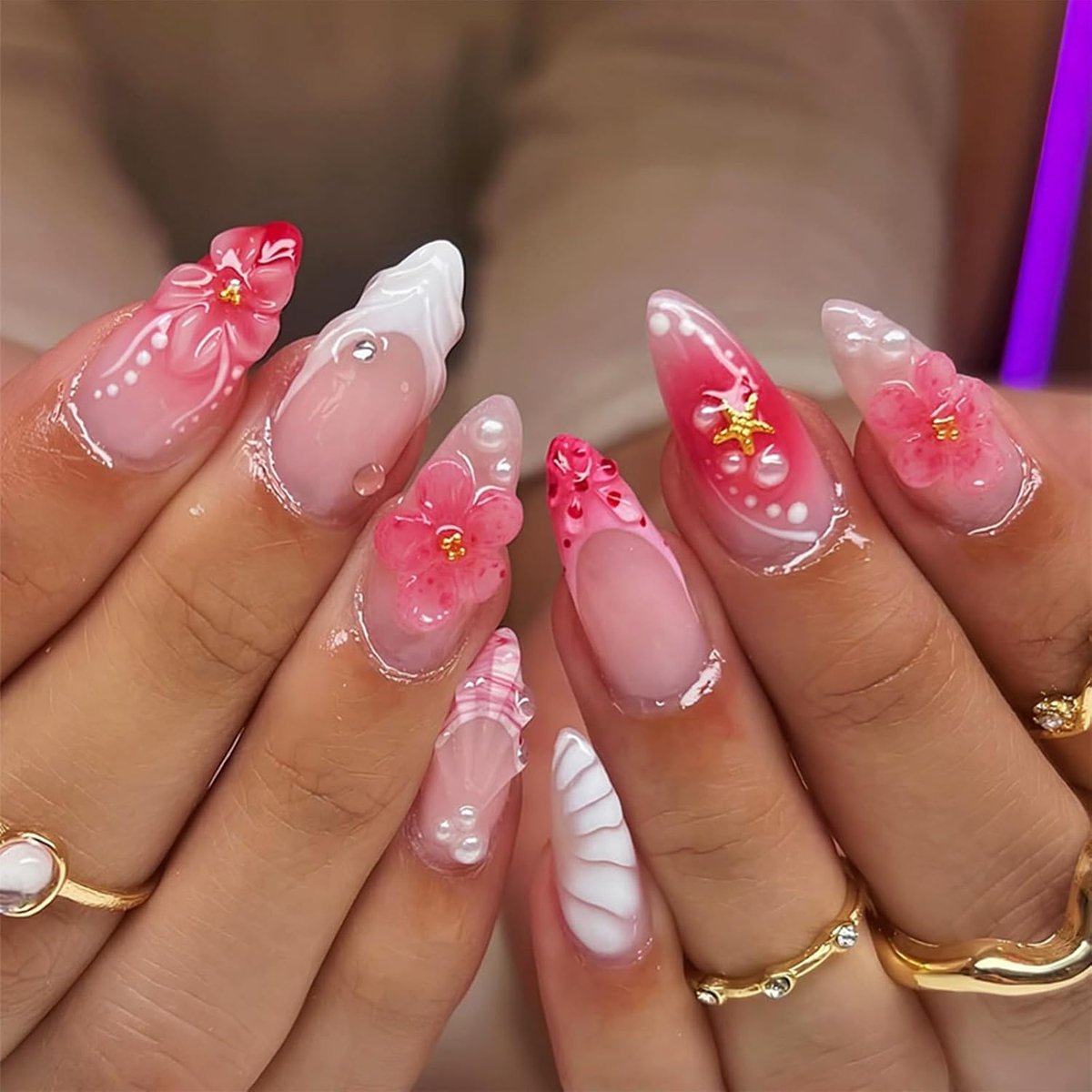 Press on nails almondvorm - kunstnagels met bloemen en parels - voor DIY manicure thuis - ShopVlot
