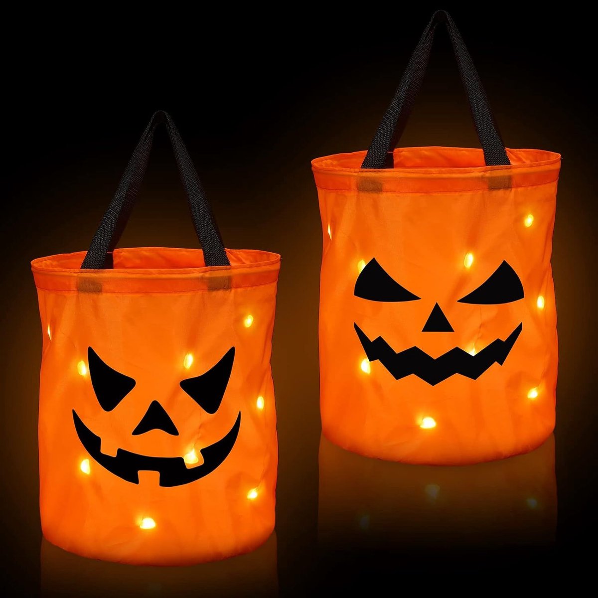Ulisem - Halloween goodiebag - 2 stuks lichtgevende pompoen trick or treat tassen - 30x25 cm groot opvouwbaar - Met schakelaar voor knipperend licht - Gemaakt van polyester - Geschikt voor snoep, feest en cosplay - Herbruikbaar - Oranje