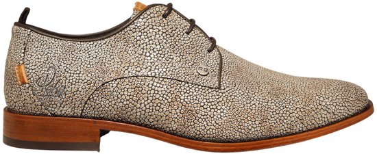 Linker heren schoen met veters, pebble print in grijs en bruin, leren zool, detail logo op zijkant.