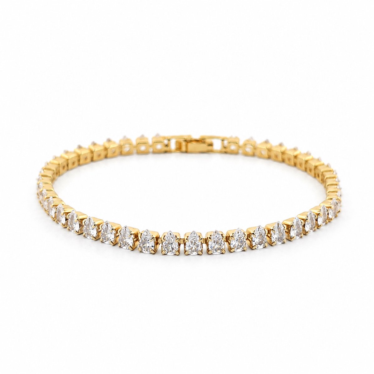 Dames tennisarmband 18K Gold plated metaal met kleurloze druppelvormige Cubic Zirconia steentjes - lengte 19 cm