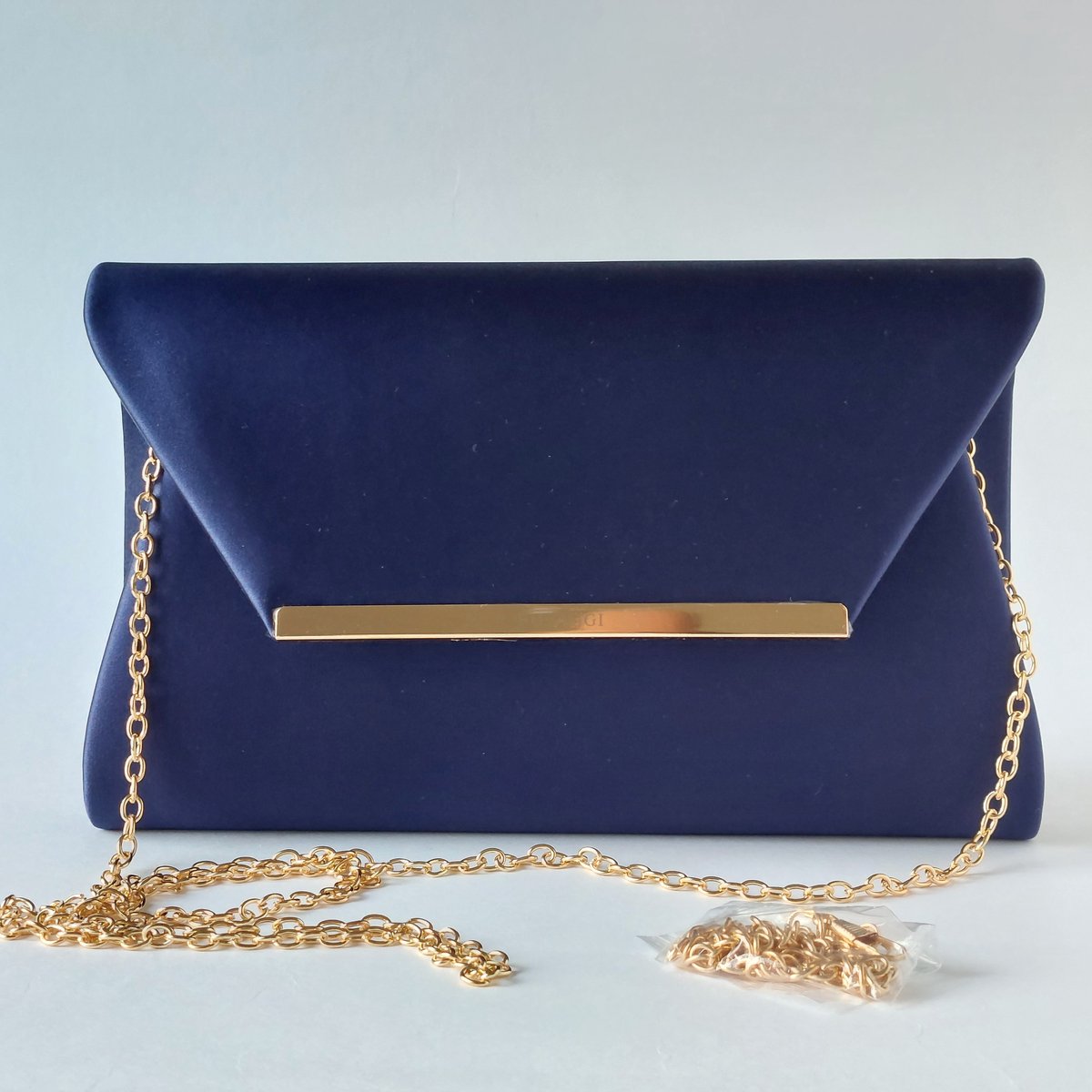 Ruime Clutch Dames - Donkerblauw Satijn - Avondtas met Gouden Ketting - envelop vorm - ruim
