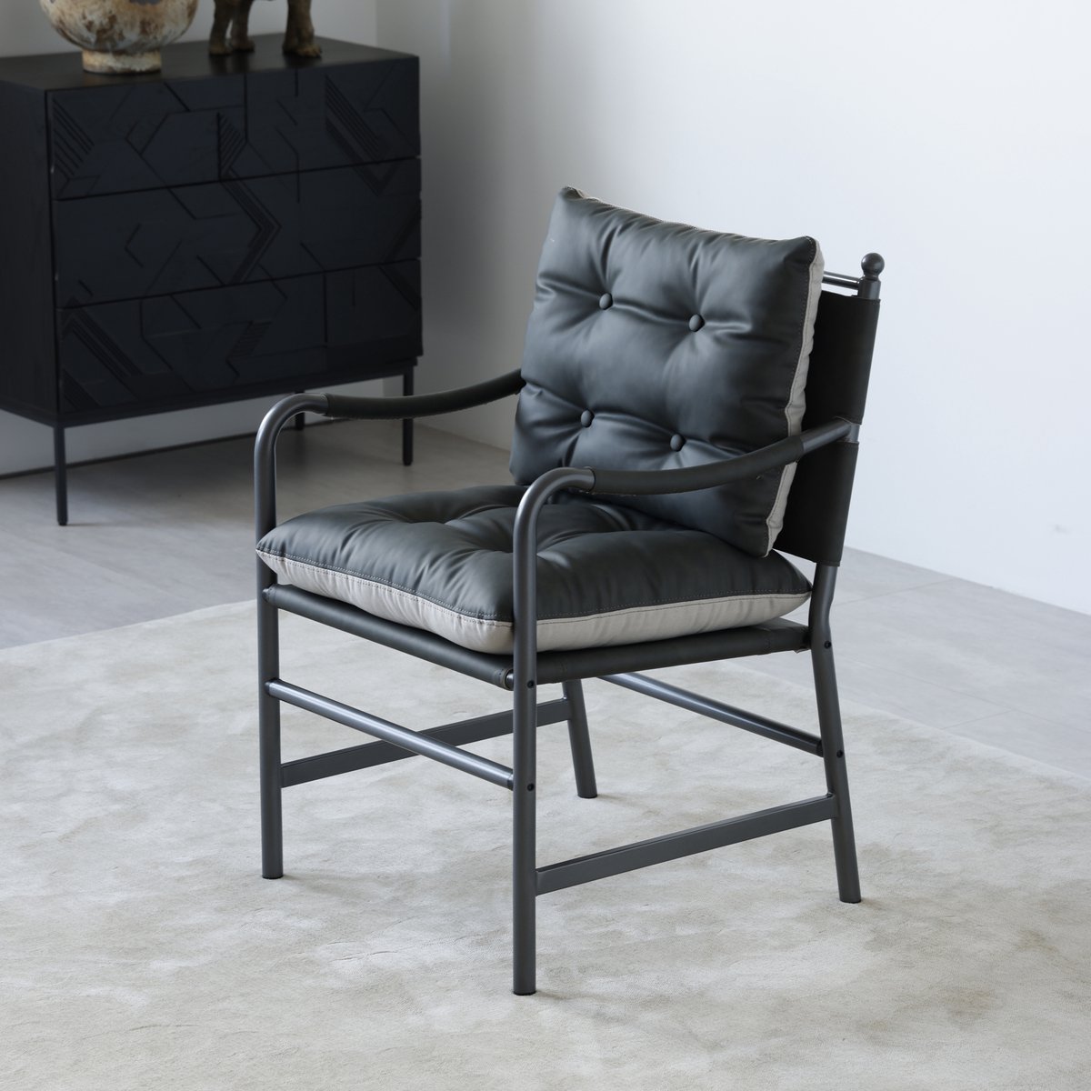 FloraGrace Fauteuil 60 x 62 x 90 cm - Gestoffeerde Armstoel Met Metalen Frame En Kunstleren Bekleding - Voor Woonkamer Slaapkamer Of Kantoor - Zwart