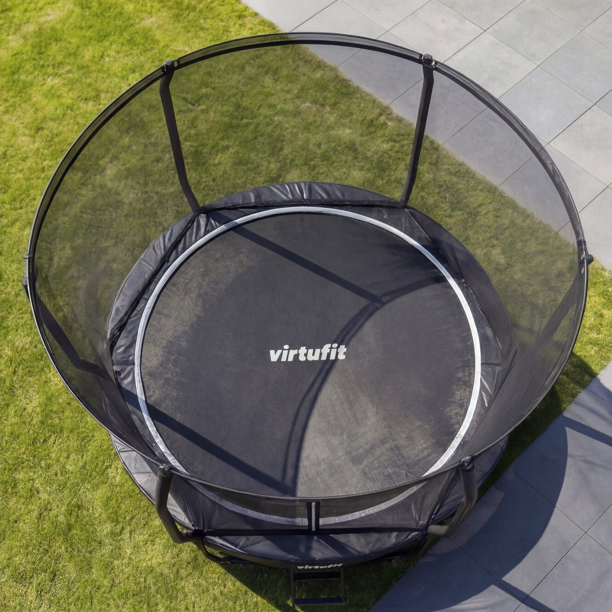 VirtuFit Premium Trampoline met Veiligheidsnet - Ø 305 cm Diameter - Incl. Beschermrand - Extra Veilig - Gratis trap - Water- en UV-bestendig - Max. 150 kg - Voor Kinderen en Volwassenen - Zwart – foto 5