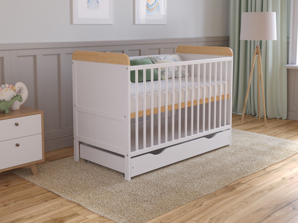 Babybed Levi hout Wit & Grenen 120x60 cm – ledikant met lade – ombouwbaar tot peuterbed – 3 verstelbare hoogtes