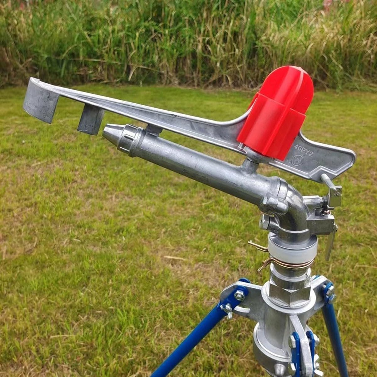 Agrarische Sprinkler - Gazon Besproeier - Efficiënte Irrigatie - 360 Graden Dekking - 2 Inch Aansluiting - Zilver