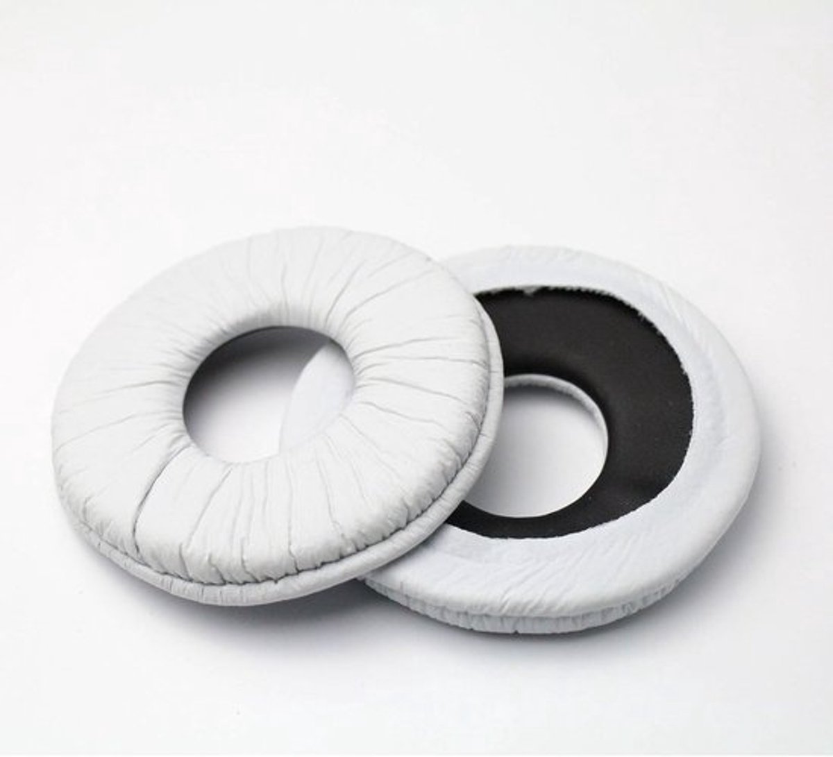 Comfortabele 70mm Ronde Vervangende Oorkussens voor Sony Hoofdtelefoons - Geschikt voor MDR-V150, MDR-V300, MDR-ZX100 en MDR-ZX300 (Wit)