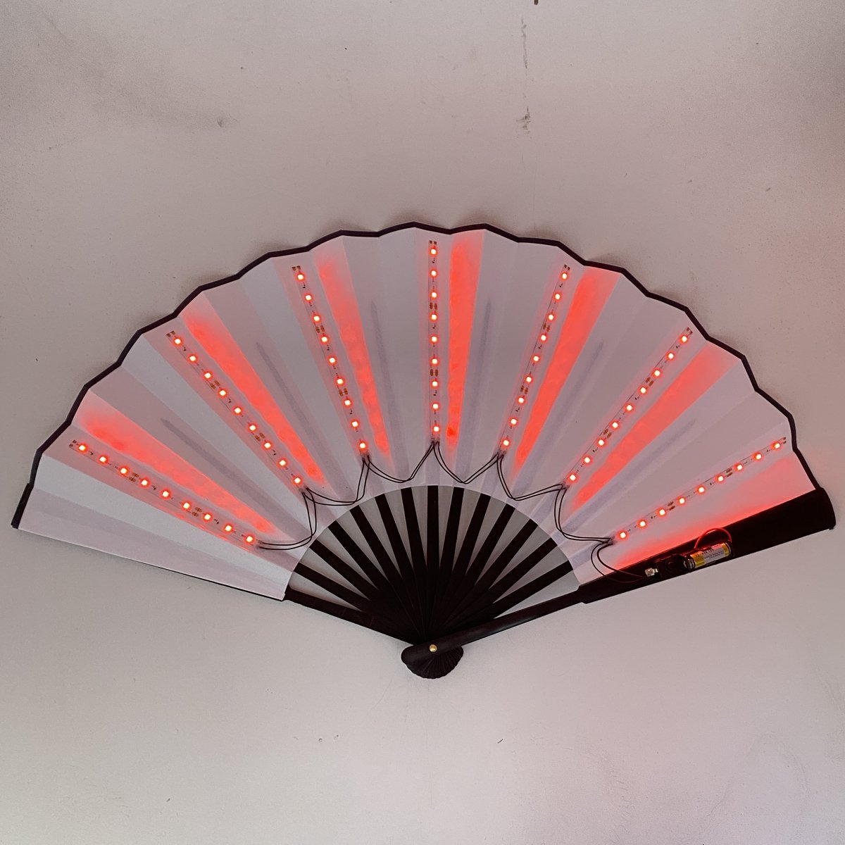 Doppler GlowFan LED Festival Waaier – Opvouwbare Verlichte Handwaaier – 3 Lichtmodi – Carnaval, Festival & Rave – Roze