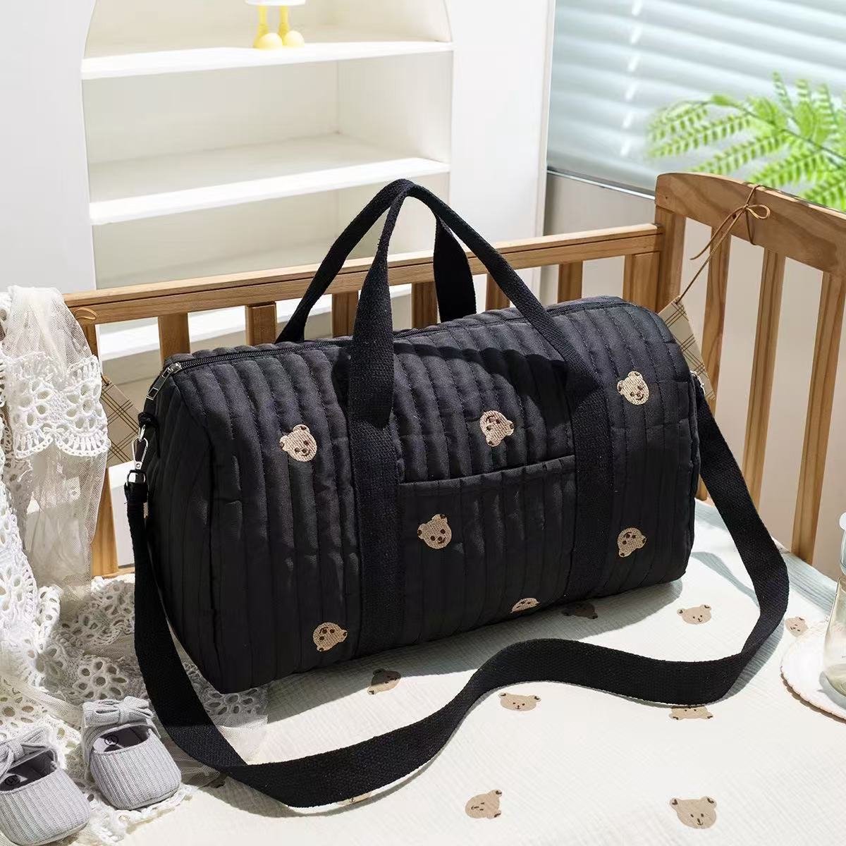 Luiermand - Luiermandje - Speelgoedmand - Luiermand voor Babykameraccessoires- Opbergmand voor babyluiers en doekjes- Lichtgroen - Luiertas Schoudertas – Verzorgingstas voor Baby - Ruime Opbergvakken – Unisex Baby Tas -Zwarte mama tas