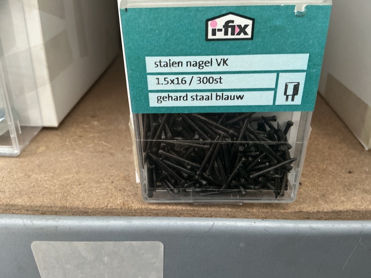 spijkers stalen nagels zwart. 1.5 x 16mm. Lang. 300 stuks. Voor steen. Ifix.