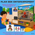 Jongen speelt videogame in woonkamer. TV toont racegame. Pictogrammen Gamen, Thuis spelen en Vrij van school.