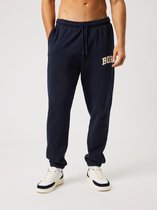 Donkerblauwe joggingbroek met 'BORG' opdruk, gedragen door een man.