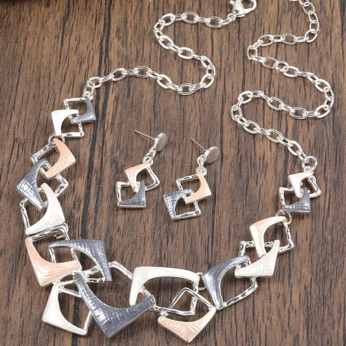 My Sweet Romance® 2-delige Dames Sieradenset – Gold & Black – Ketting & Oorbellen – Geschenkverpakking