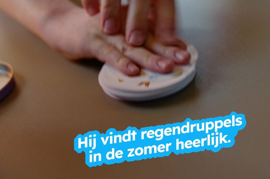 Dobble Classic – Nederlandstalig Kaartspel voor 2 tot 8 spelers - Leuk familiespel vanaf 6 jaar - Het razendsnelle zoekspel voor het hele gezin