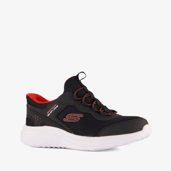 Zwarte Skechers Slip-ins jongens sneaker met rode voering, veters, S-logo en witte zool.