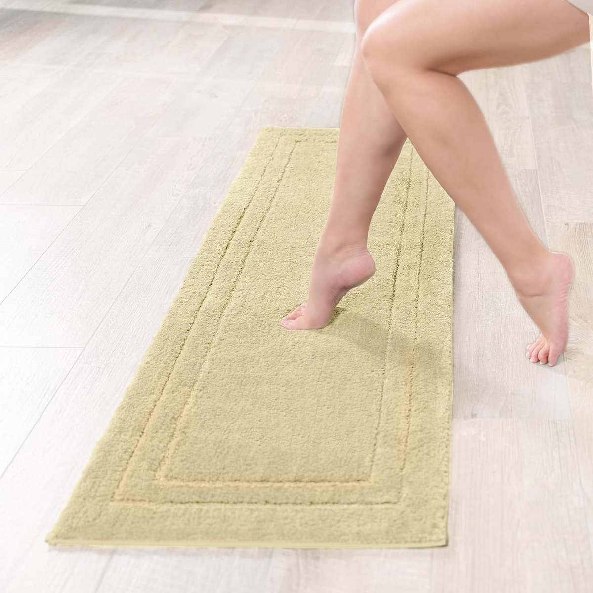 SnelShoppen - Decomira Badmat Anti-Slip 50x150cm | Super Absorberend Microfiber | Machinewasbaar | Beige | Ideaal voor Badkamer, Douche en WC