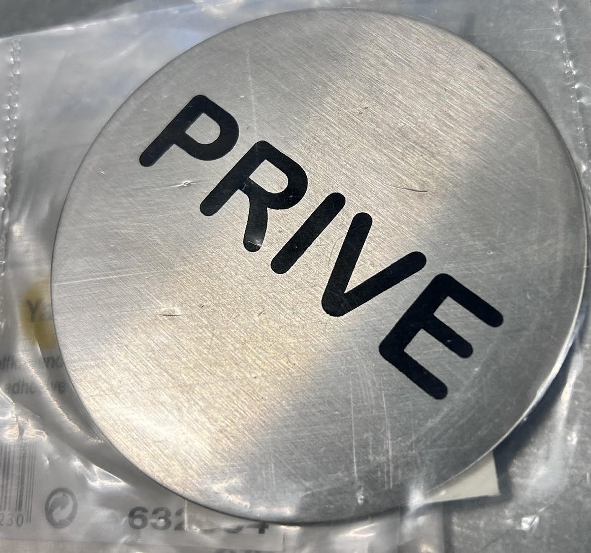 Yale PRIVÉ pictogram RVS zelfklevend 83 x 83 mm deurbordje